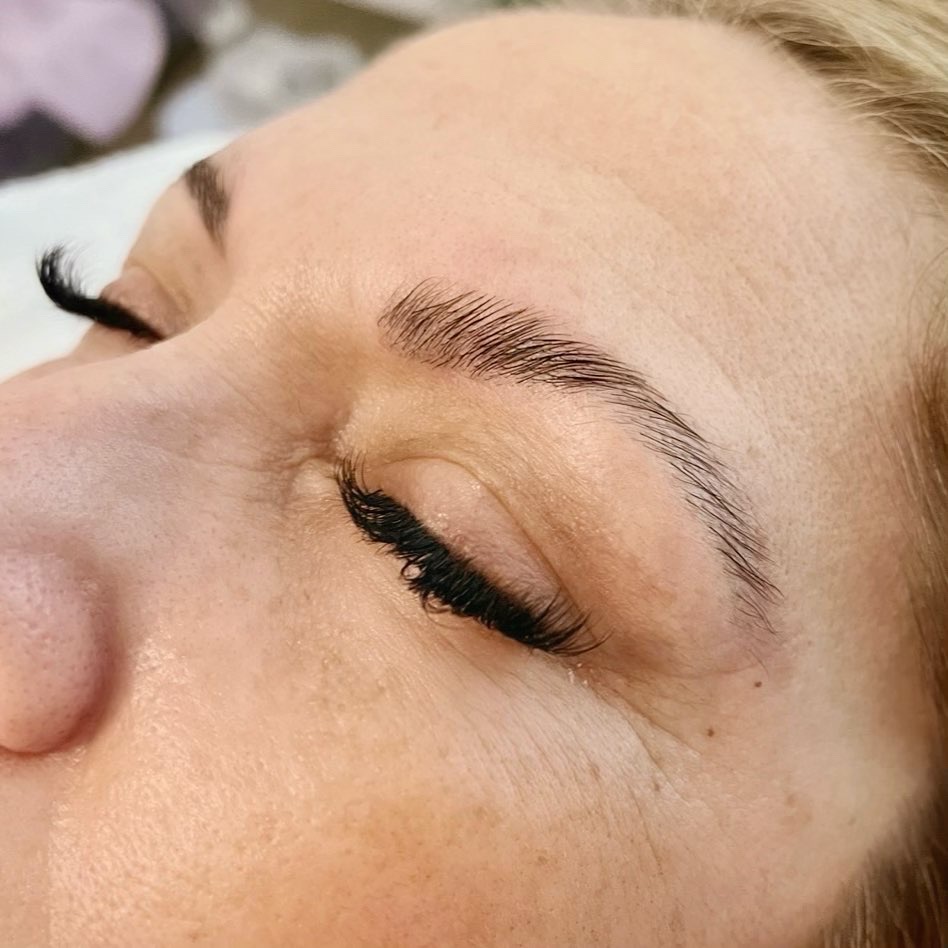 Volume Lashes service imagery